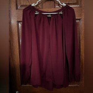 Cable & Gauge Large Maroon Pullover Long Sleeve Gold Chain Accents